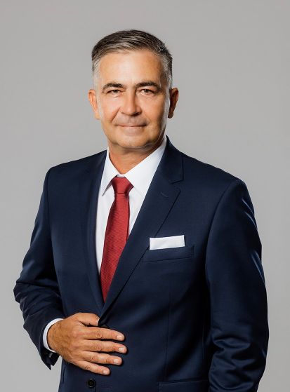 TOYA - Władze Spółki - Grzegorz Pinkosz